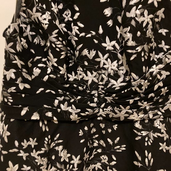 ML Monique Lhuillier Dress Size 10 Black w/white & silver flowers - Picture 8 of 9